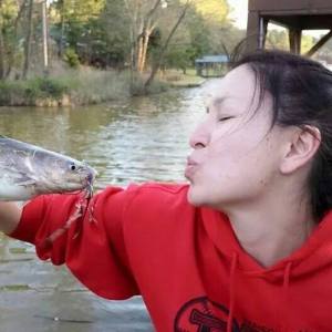 fish kiss